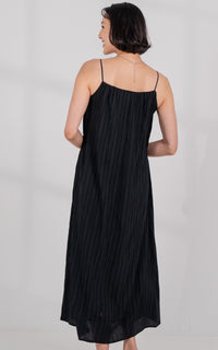 Journee Crinkle Nursing Dress in Black