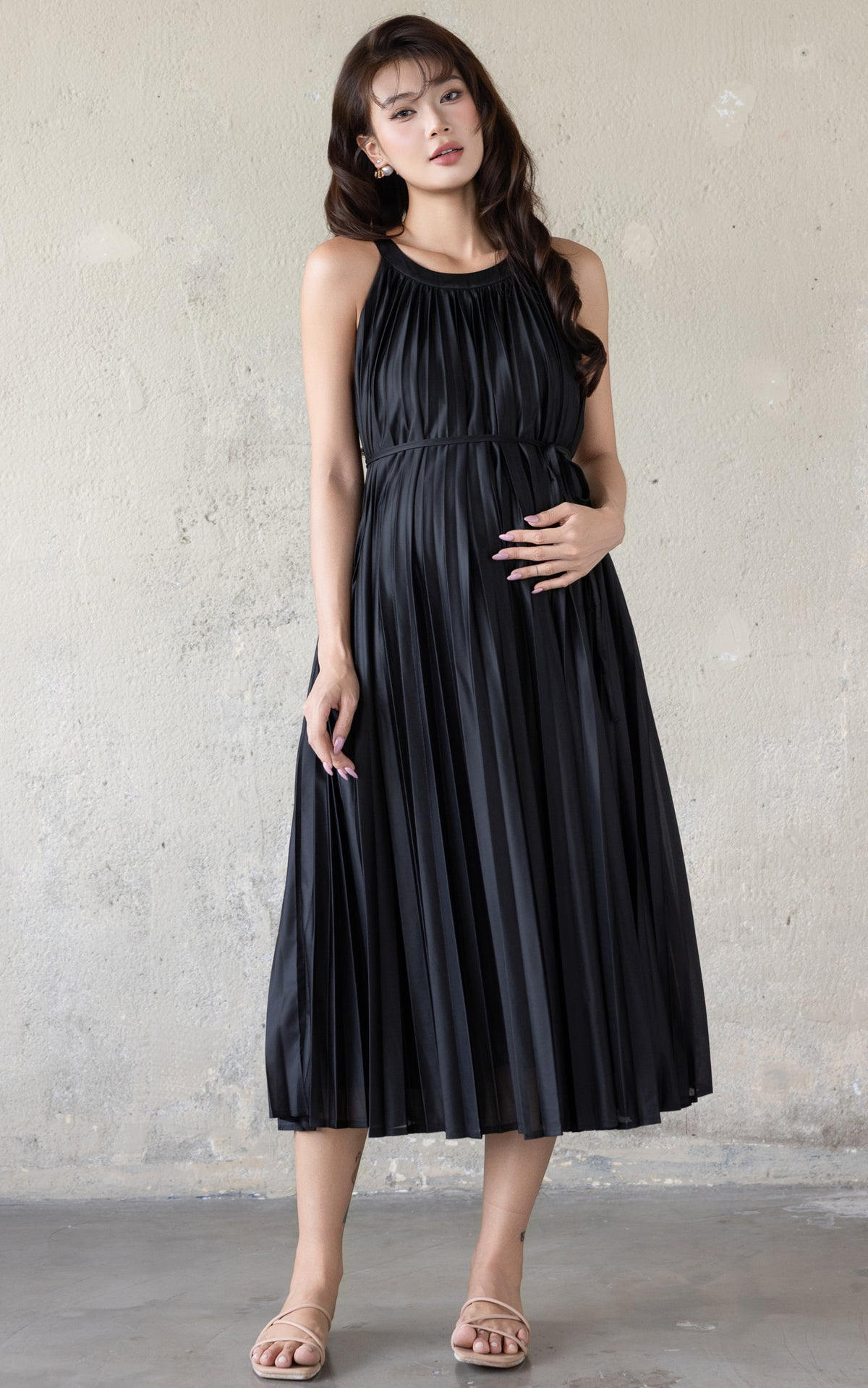 Kamila Pleated Padded Nursing Dress in Black