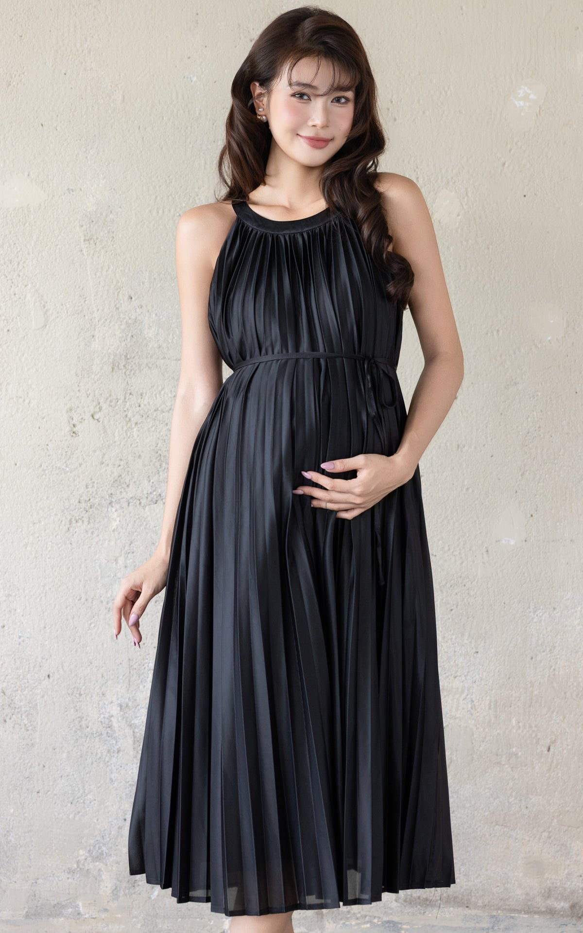Kamila Pleated Padded Nursing Dress in Black