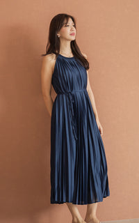 [BACKORDER] Kamila Pleated Padded Nursing Dress in Navy