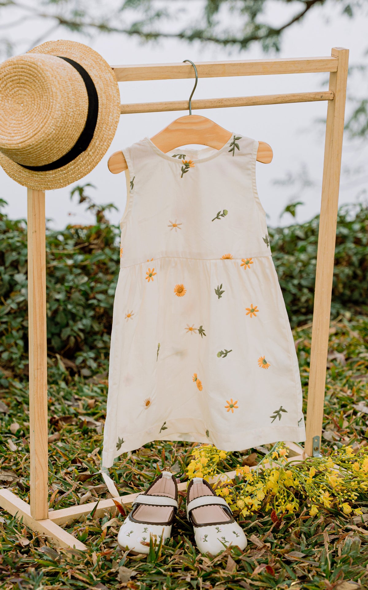 Raya Floral Embriodered Girl Dress