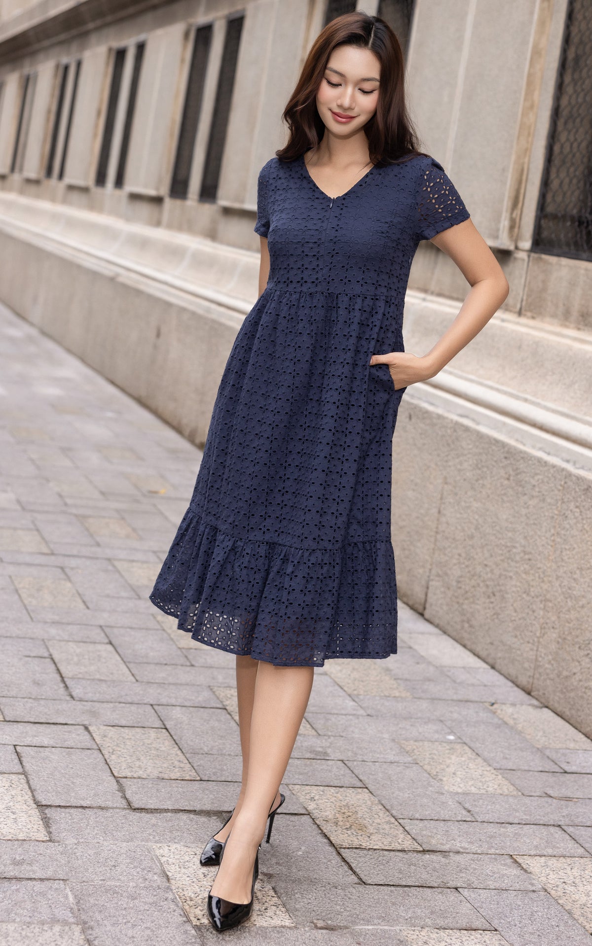 Sunny Eyelet Sleeved Dress in Navy