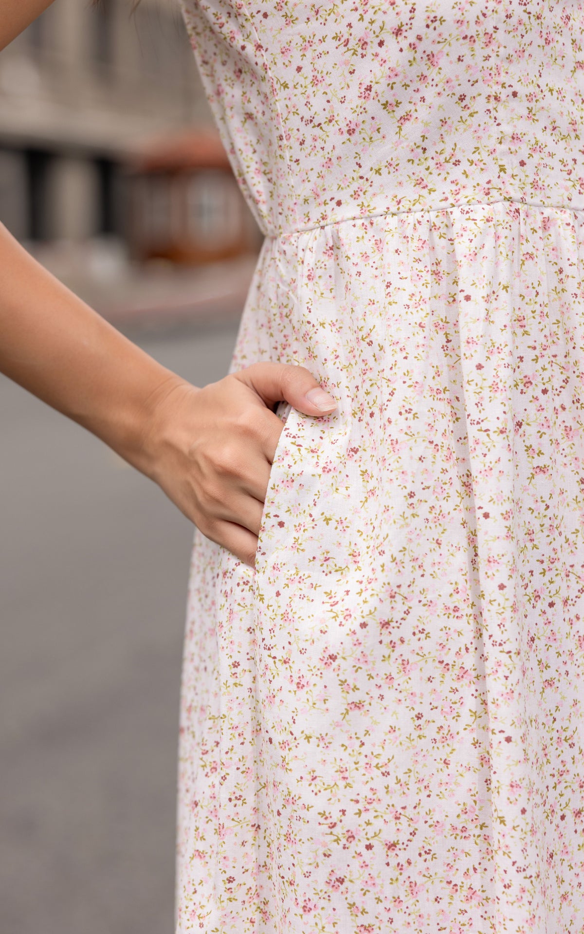 Valene Floral Flutter Sleeves Dress in Peach