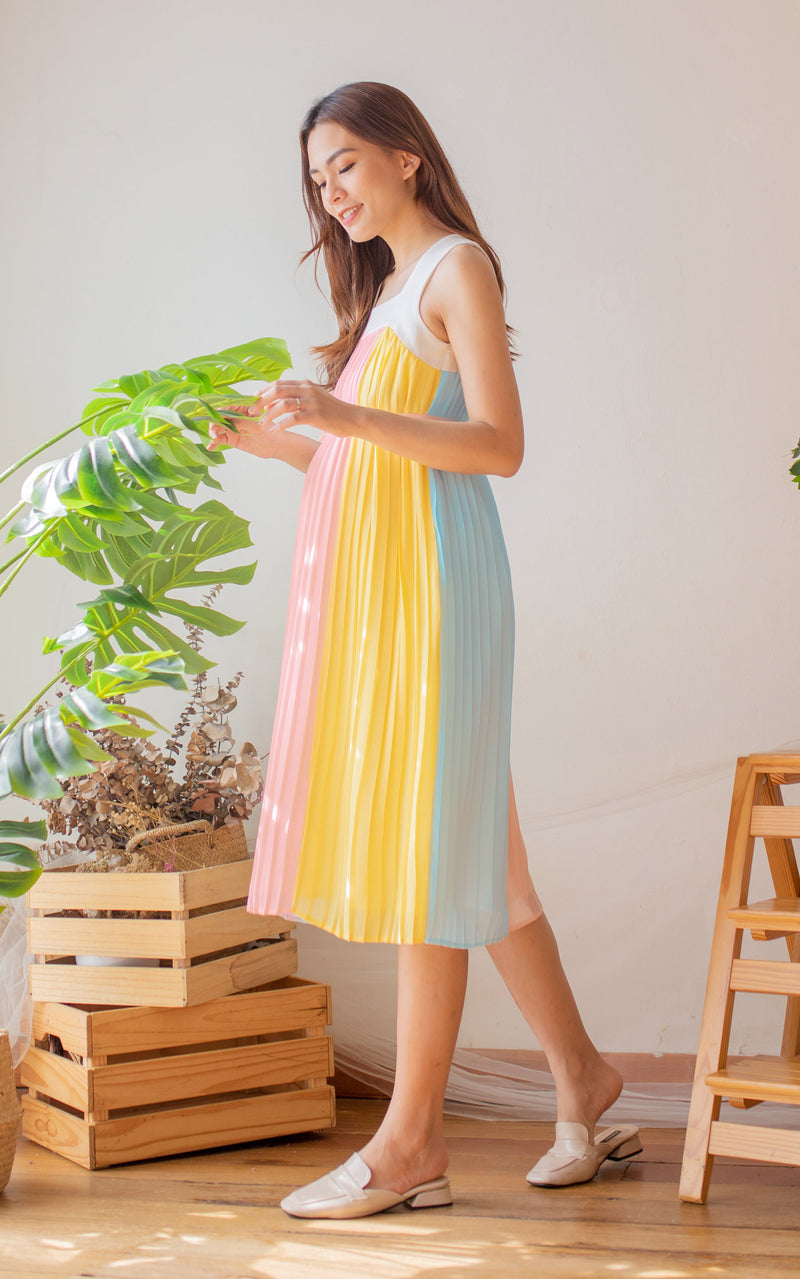 Carrie Contrasted Pleated Nursing Dress