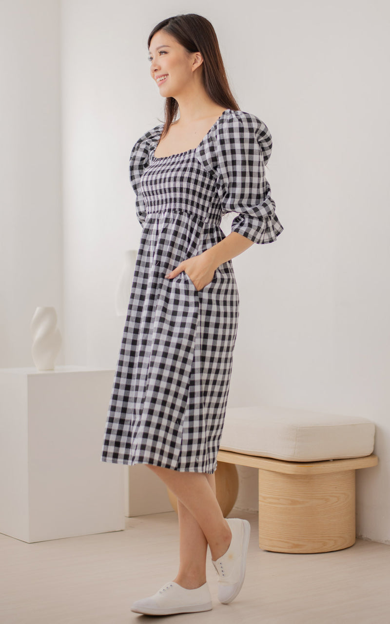Isabella Checkered Nursing Dress in Black