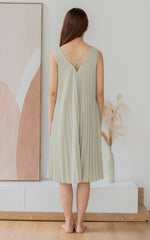Neve Pleated Nursing Dress in Pistachio Green